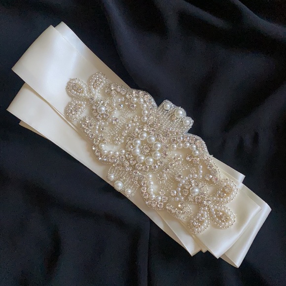 David’s Bridal Pearl and Rhinestone Ivory Sash main image 10